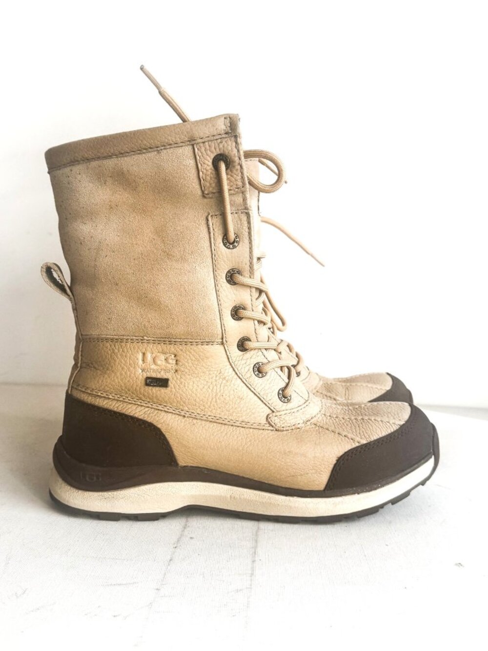 UGG ADIRONDACK III SAND WATERPROOF SHEARLING LINED Boot 9